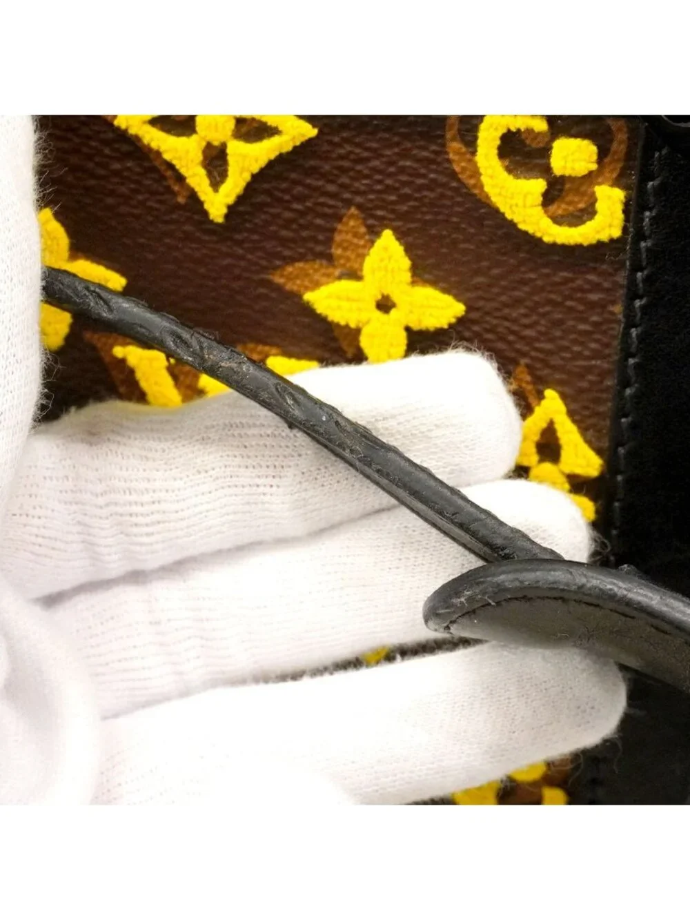 Louis Vuitton Shoulder Bag Monogram Tufting Vertical Soft Trunk Joanne